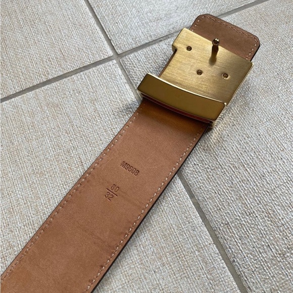 Louis Vuitton golden buckle in the form of the initials LV with width of 40 mm - Picture 4 of 5